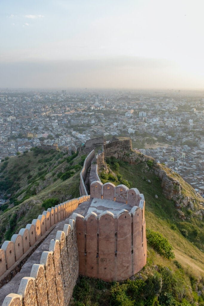 BEST-THINGS-TO-DO-IN-ONE-DAY-JAIPUR-ITINERARY-3581368-683x1024